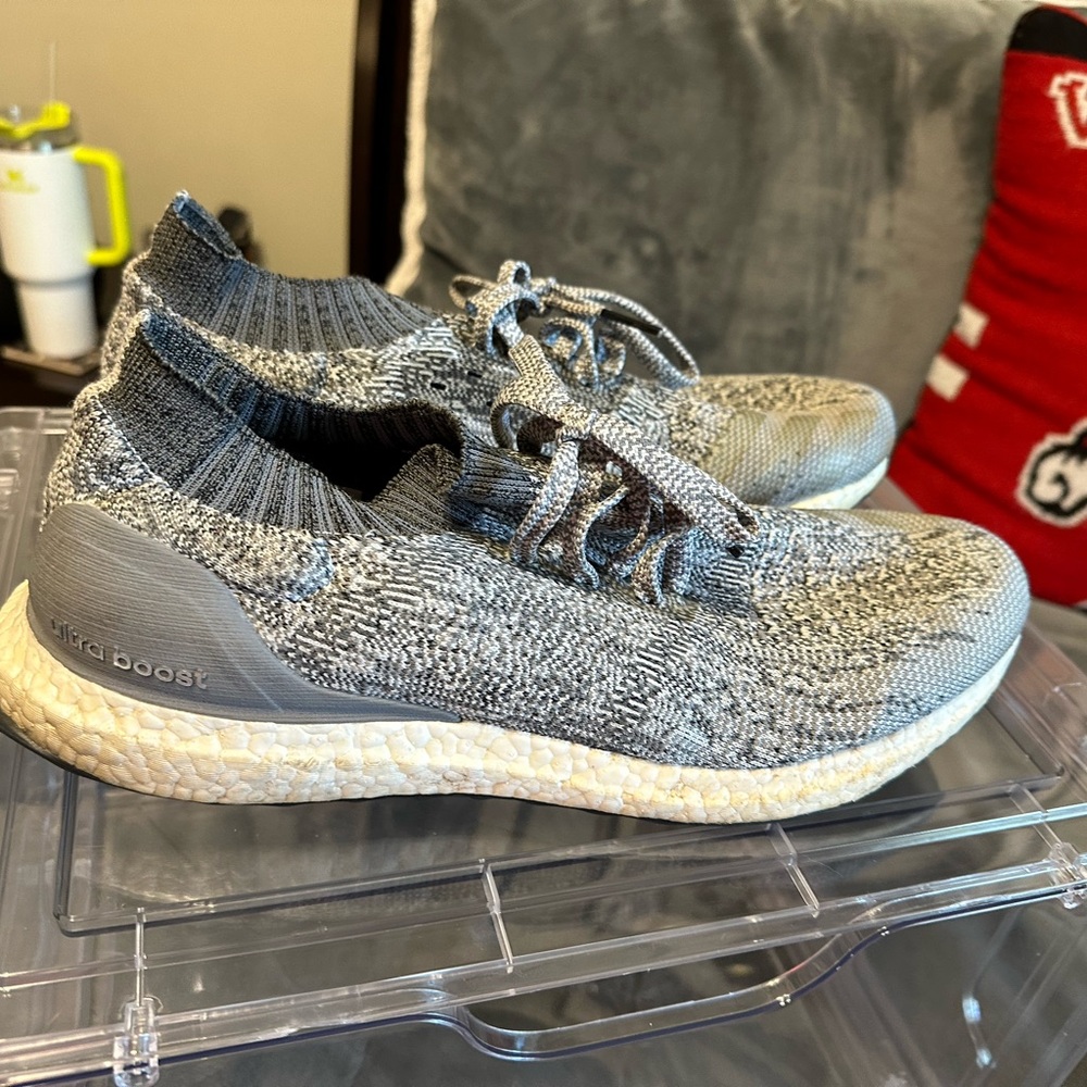 Adidas Ultra Boost - Picture 2 of 5